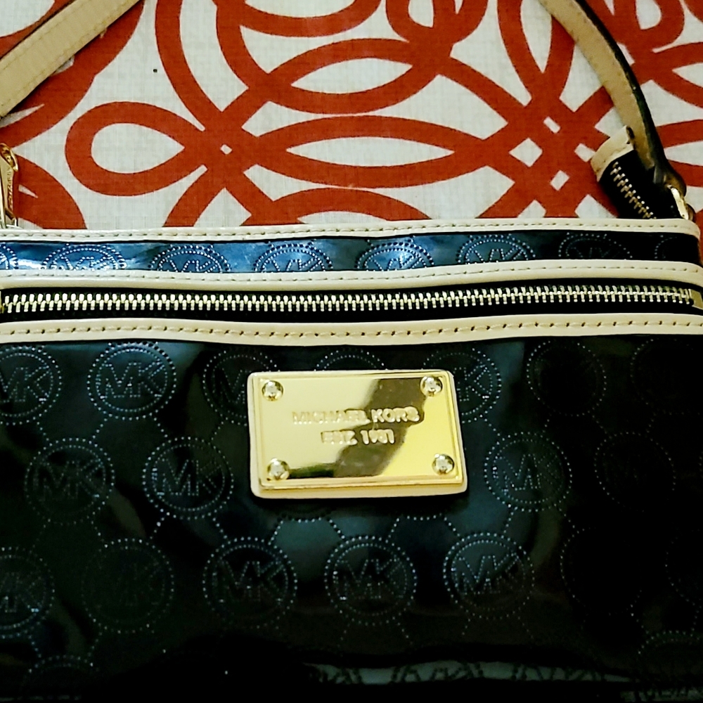Michael Kors Clutch NWOT - Picture 4 of 8